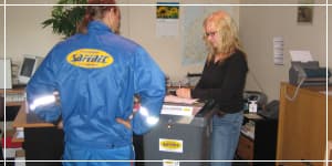 Asiakirjojen tuhoaminen silppurilla